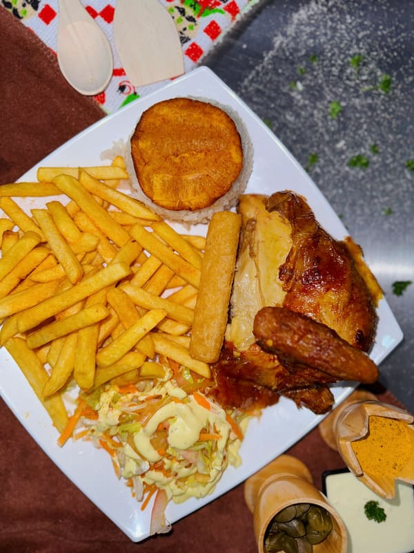 Bandeja con Pollo Asado